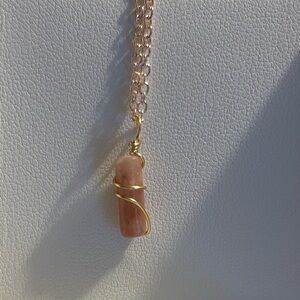 Elegant Gold Wrapped Pendant Necklace